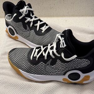 Nike KD Trey 5 IX Black Metallic Cool Grey